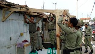 Satpol PP Lebak Bongkar Gubuk Prostitusi