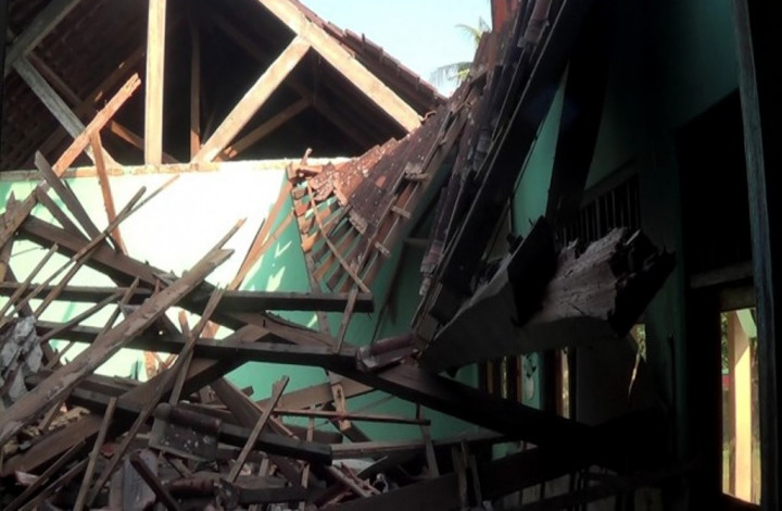 Vila Tempat Seminar Mahasiswa UNJ Ambruk, 1 Tewas