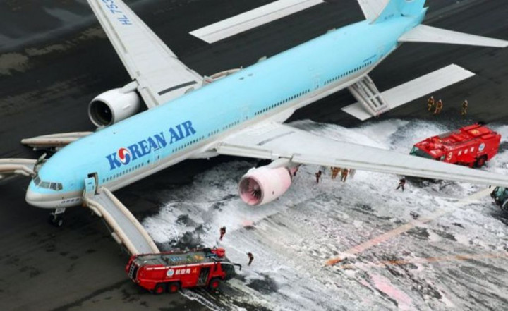 Hendak Lepas Landas, Mesin Pesawat Korean Air Terbakar