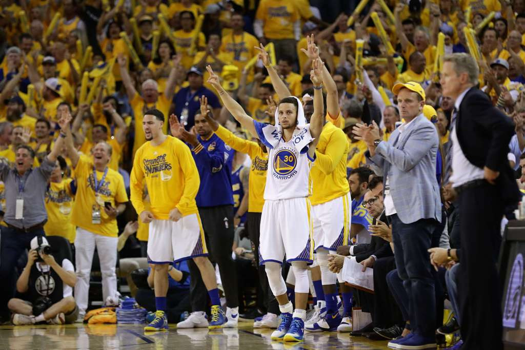 Selebrasi kemenangan Golden State Warriors atas Oklahoma City Thunder. (Ezra Shaw/Getty Images/AFP)