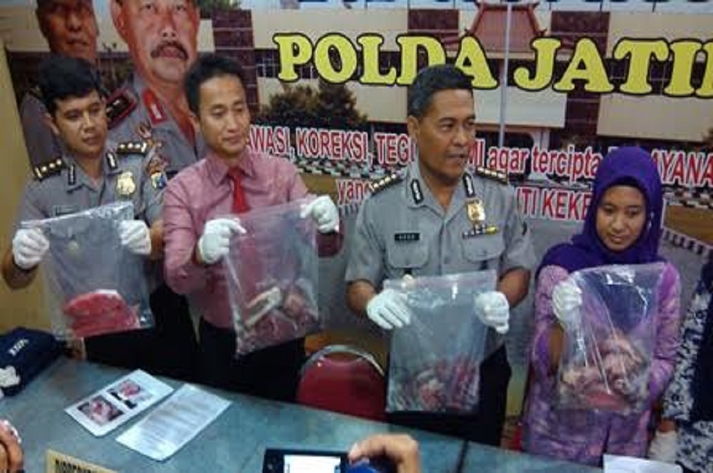 Polda Jatim merilis pengoplosan daging sapi di Surabaya, MTVN - MK Rosyid