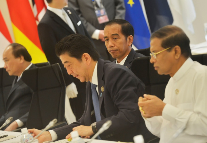 Bertemu PM Jepang, Jokowi Diminta Selesaikan Isu Auto Tarif