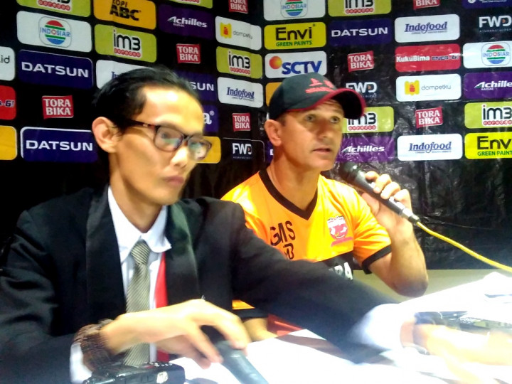 Pelatih Madura United Bangga Timnya Mampu Imbangi Persib