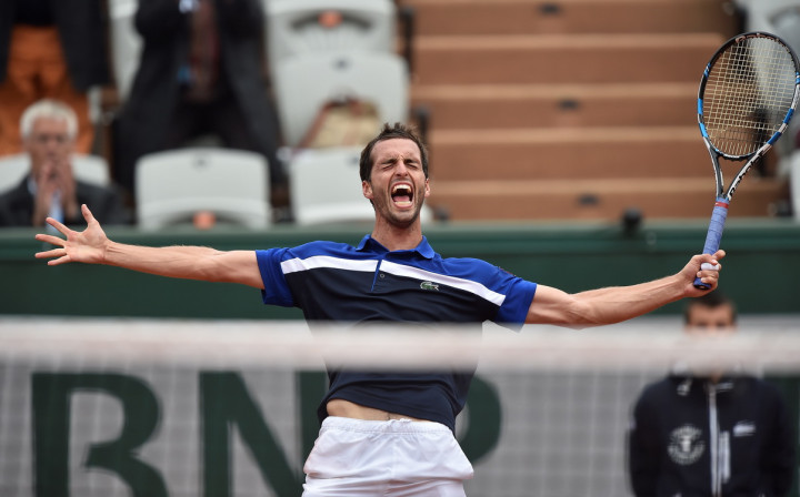 Petenis Non-Unggulan Paksa Raonic Angka Koper