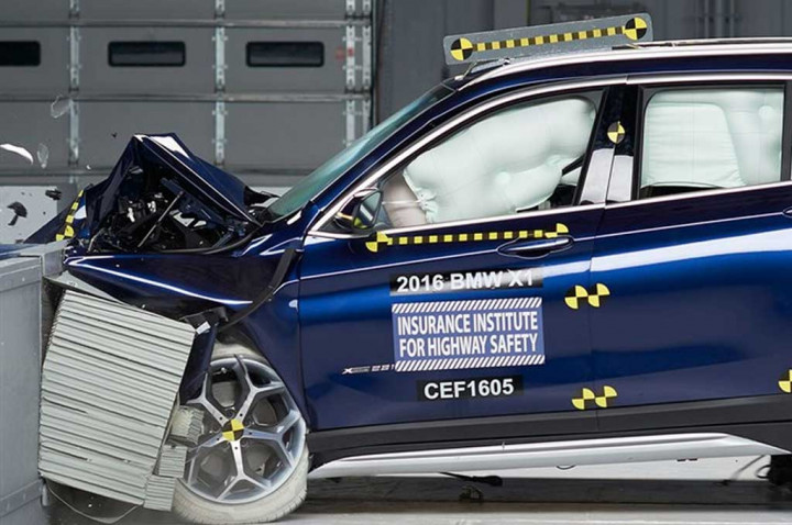 Perang SUV Premium dalam Uji Tabrak