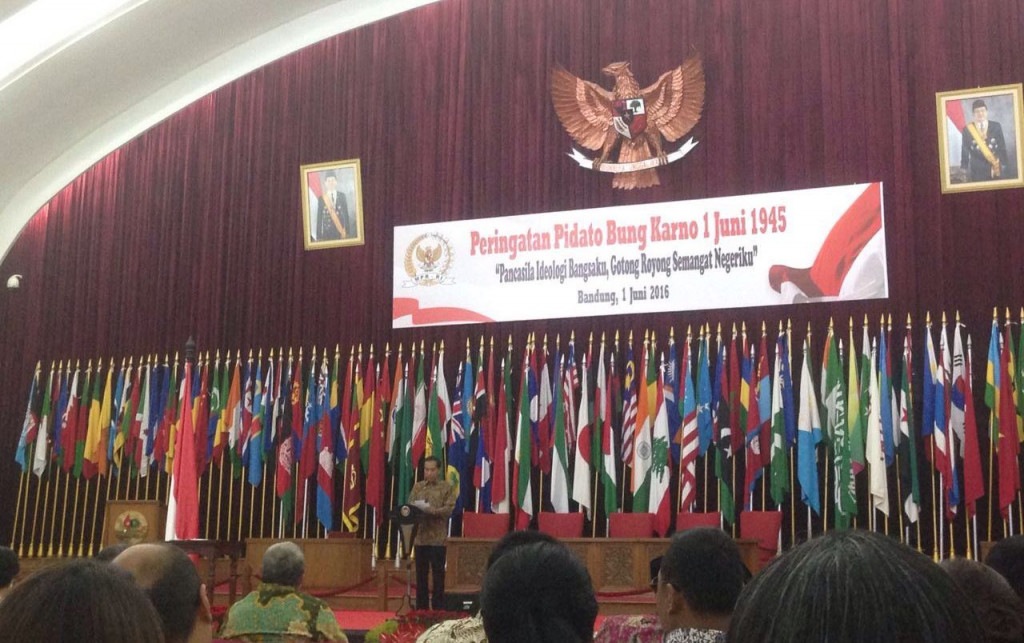 Presiden Joko Widodo saat berpidato dalam acara Peringatan Pidato Bung Karno 1 Juni 1945 di Gedung Merdeka Bandung. Foto: MTVN/Desi Angriani