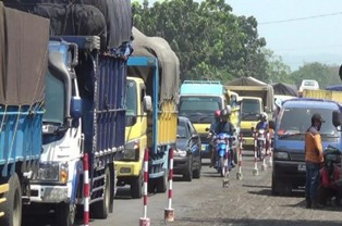 Linmas dan Satpol PP Brebes Dikerahkan untuk Pengamanan Mudik
