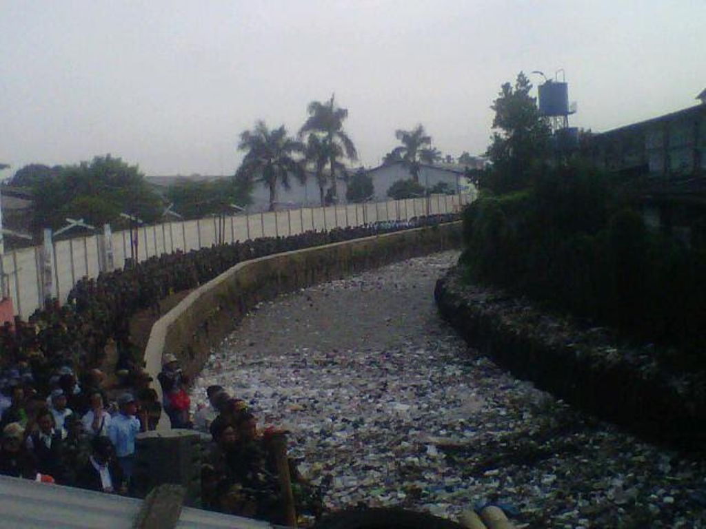 Sungai Citepus dalam pembersihan. (Foto: MTVN/Jaenal)