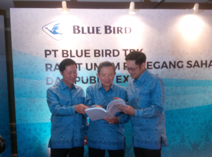 Blue Bird Bagi Dividen Rp165 Miliar & Rombak Susunan Manajemen