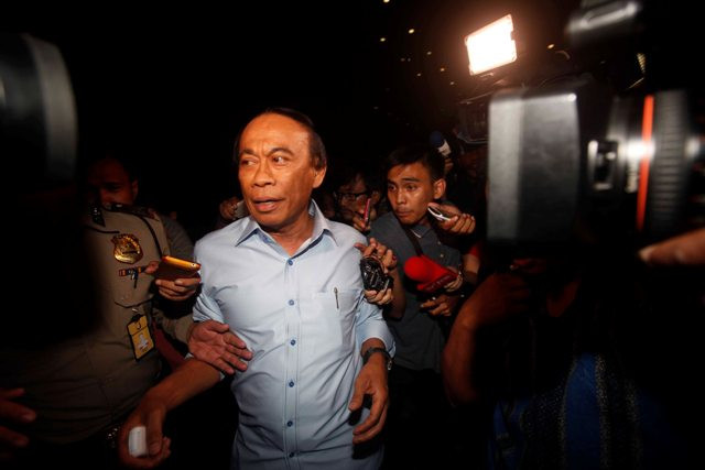 Ditanya soal Pertemuan, Pimpinan Komisi V Pelit Bicara