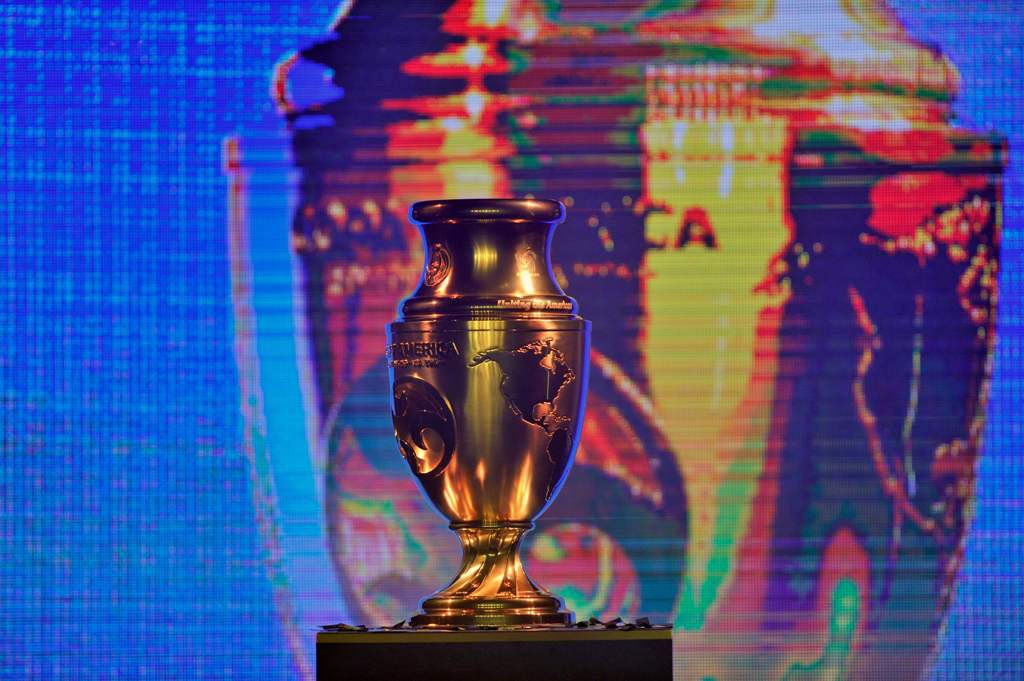 Trofi Copa America Centenario. (Foto: AFP/Guillermo Legaria)