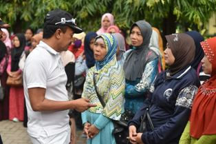 Nyono Suharli Sidak Pelayanan Disdukcapil Jombang