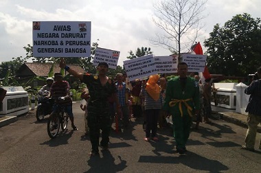 Warga Bunyikan Kentongan Tanda Bahaya Kekerasan pada Anak