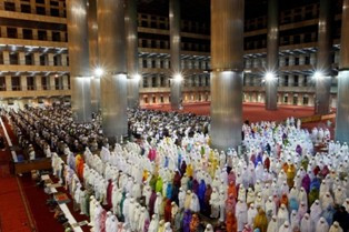 Momentum Raih Kemuliaan Ramadan