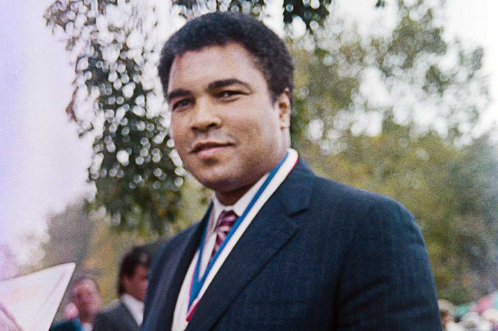 Legenda Tinju Muhammad Ali Meninggal Dunia