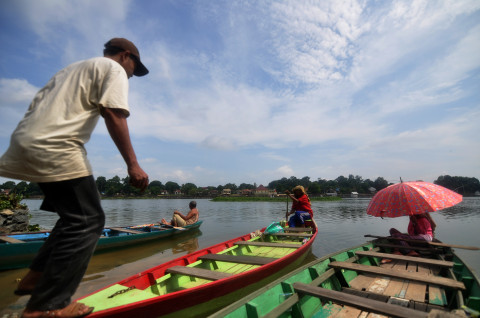 Pemprov Jambi. ANTARA FOTO/Wahdi Septiawan.