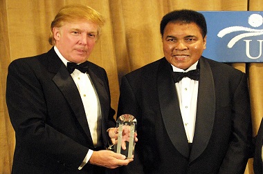 Kenang Muhammad Ali, Trump Disebut Munafik