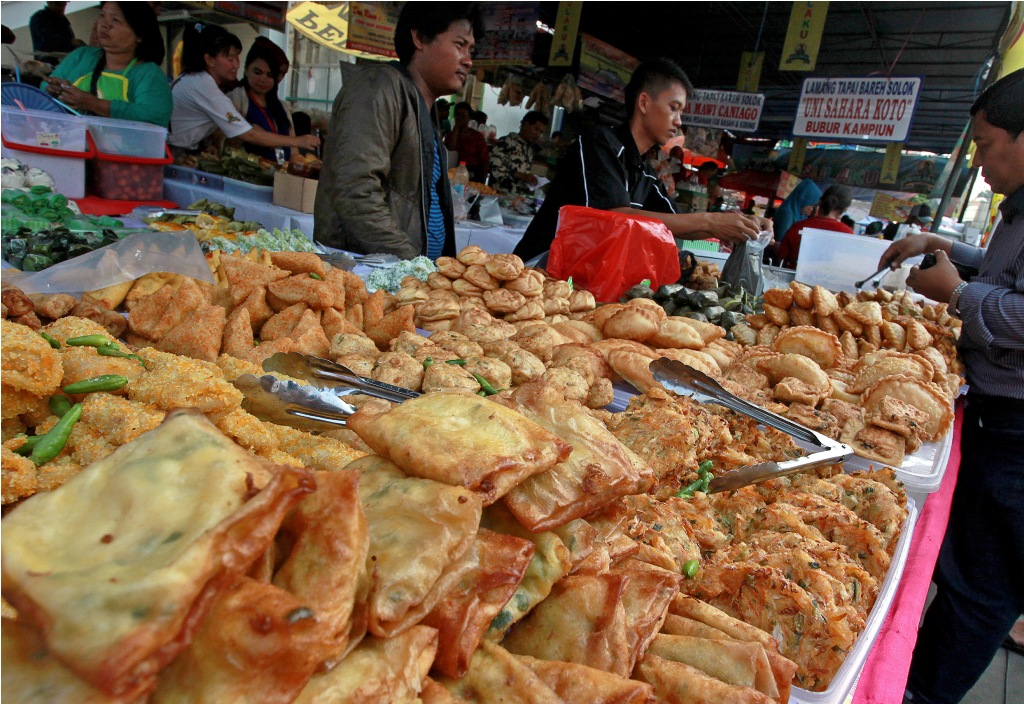 Kawasan Pasar Takjil Benhil, Jakarta (Foto: Dok.Mi/ Antara/ Muhammad Adimaja)
