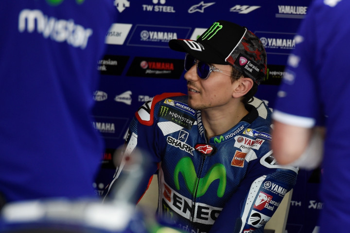 Masih Marah, Lorenzo:  Iannone Harus Dapat Hukuman Berat!