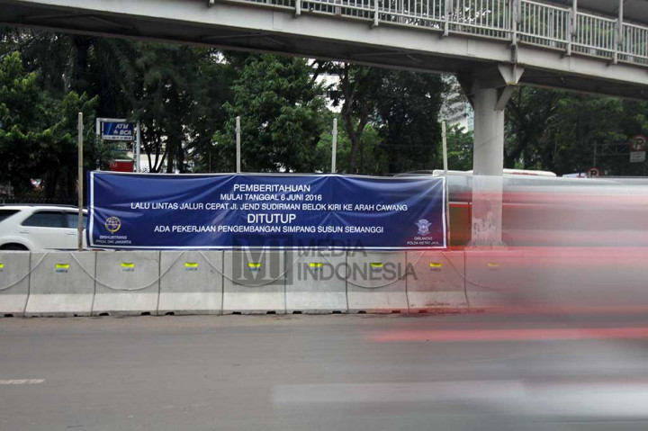 Penutupan Jalur Cepat Semanggi