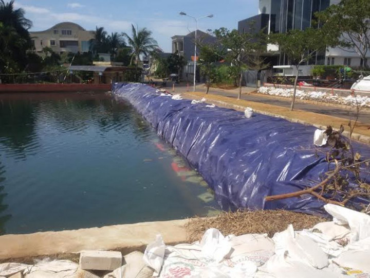 Tanggul Jebol di Perumahan Pantai Mutiara Belum Diperbaiki