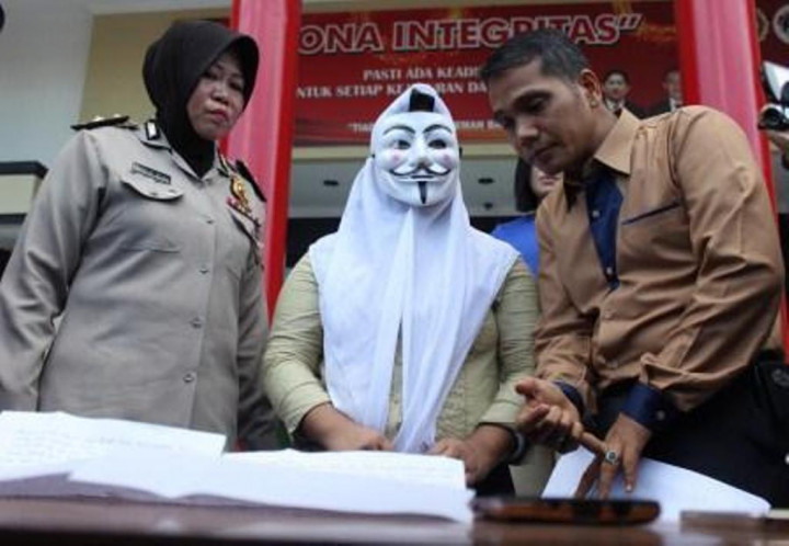 Pembantu Peras Pramugari Berbekal Foto Bugil Editan