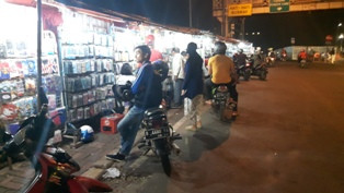 Trotoar Lebak Bulus Masih Dipenuhi PKL