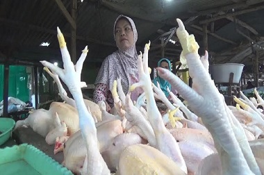 Harga Daging Sapi Naik, Konsumen Pilih Daging Rawonan