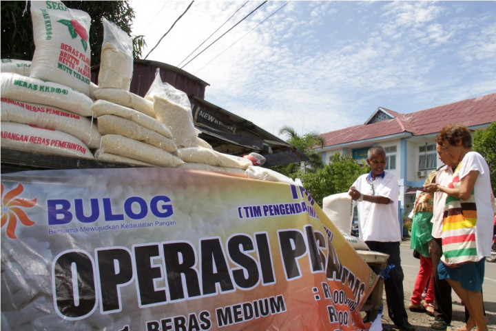 Bulog Banyumas Gelar Pasar Murah Stabilkan Harga