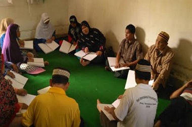 Penyandang Tunanetra Lantunkan Al Quran di Medan