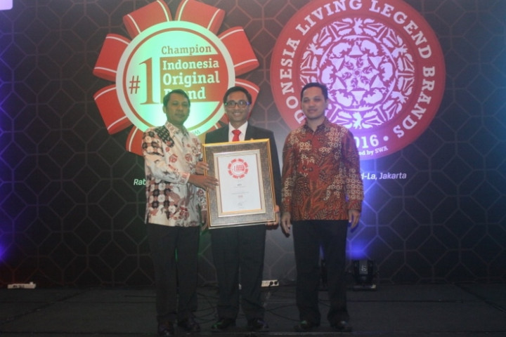 Telkom SLI 007 Raih Penghargaan The 1st Champion of Indonesia Original Brand 2016