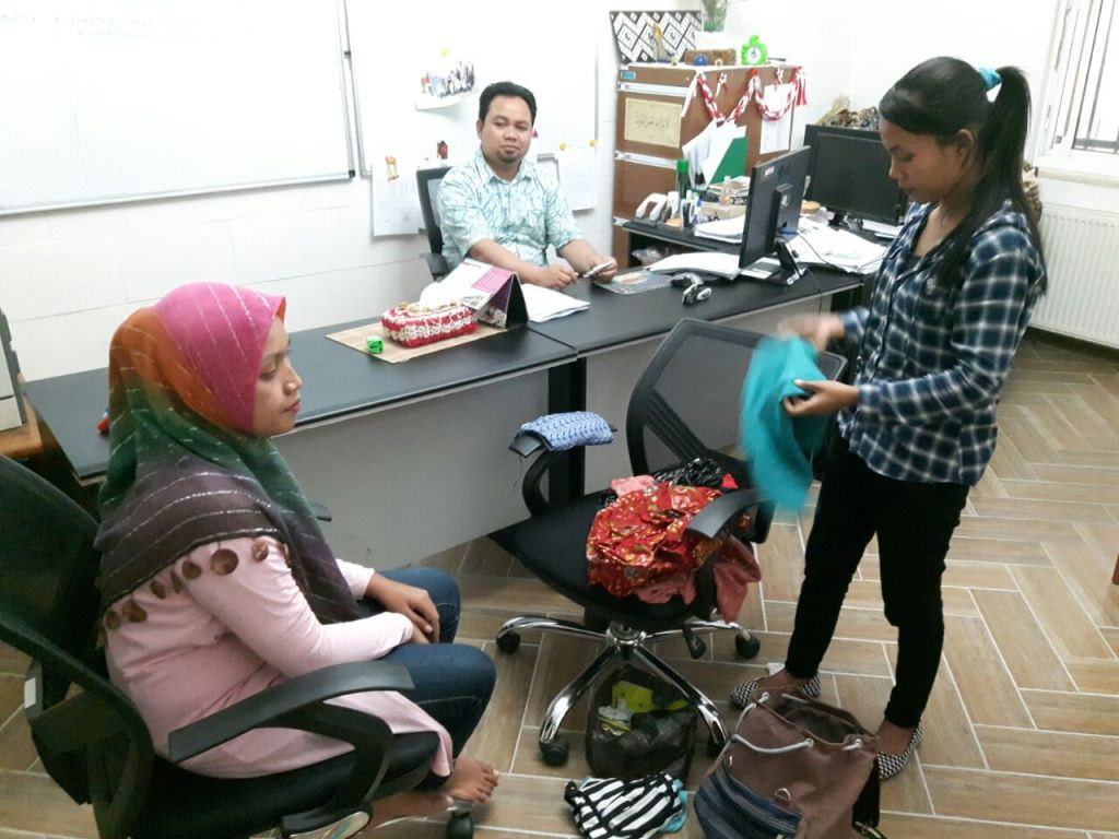 Dua WNI yang diselamatkan usai hendak diselundupkan ke Suriah (Foto: Dok.KBRI Amman)