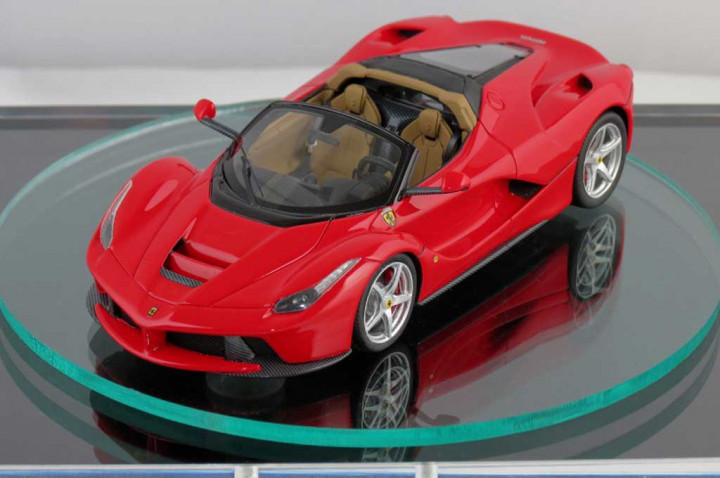 <i>Diecast</i> LaFerrari Spider 'Hanya' Rp 5,7 juta