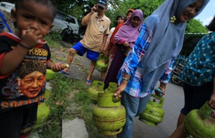 Sekeluarga Terluka Akibat Ledakan Gas Melon