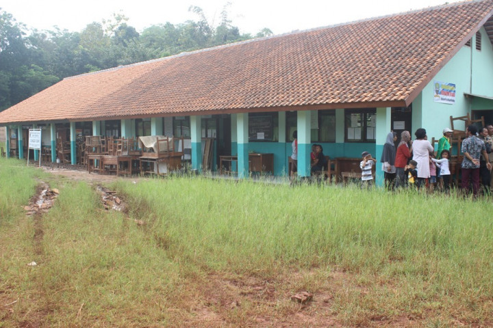 Pengganti SD yang Digenangi Waduk Jatigede Memprihatinkan