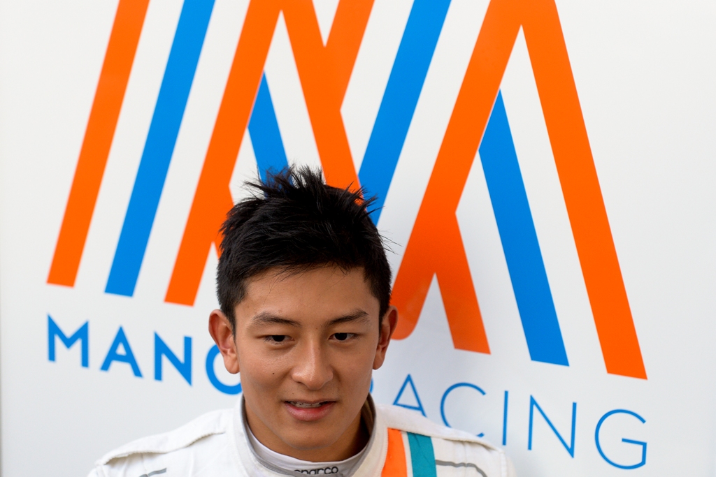 Pembalap Manor Racing Rio Haryanto (Foto: AFP)