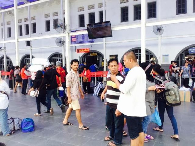 Hari Ketujuh Ramadan, Arus Mudik Stasiun Senen Masih Normal