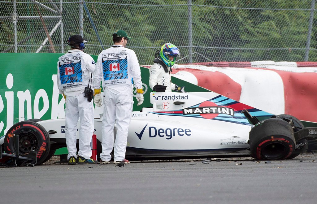 Kecelakaan yang dialami Felipe Massa pada sesi  latihan bebas pertama di GP Kanada. (Paul Chiasson/The Canadian Press via AP)