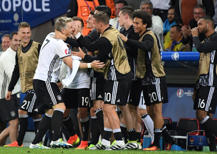 Ilustrasi Gol: Jerman Bekap Ukraina