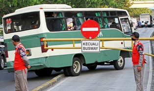 Takut Sanksi Keras, Penerobos Jalur Busway Berkurang