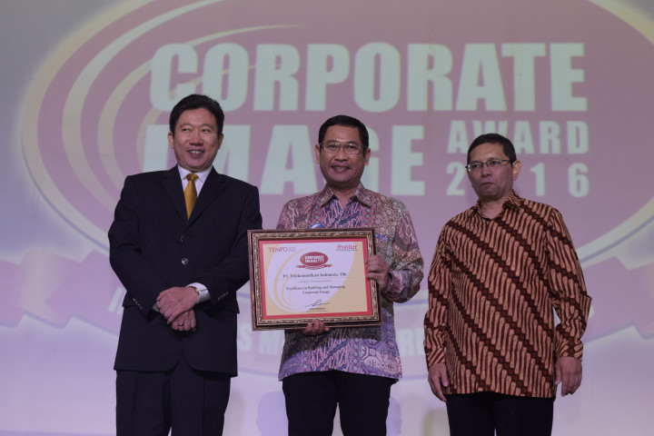 Telkom Sabet Dua Penghargaan Corporate Image Award 2016