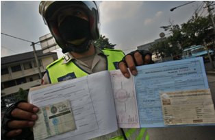 Penerobos Jalur TransJakarta Bayar Denda Rp500 Ribu ke Bank DKI