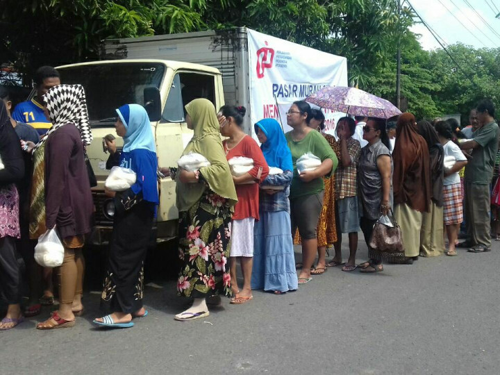 3 Ton Gula Habis dalam Waktu Satu Setengah Jam