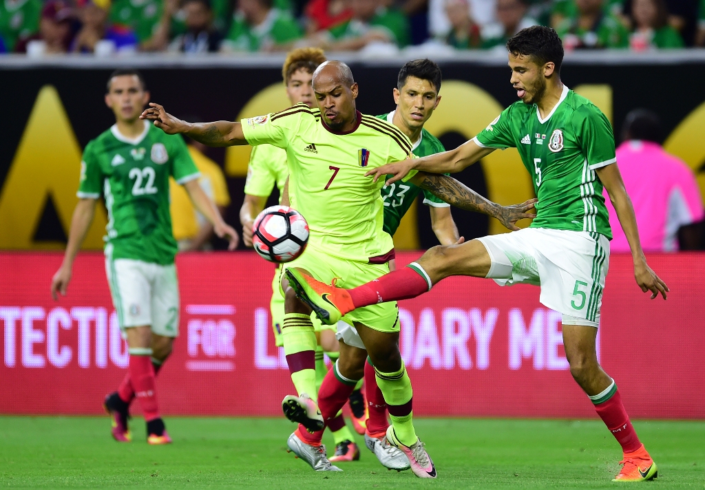 Meksiko dan Venezuela bermain imbang 1-1 (ALFREDO ESTRELLA / AFP)