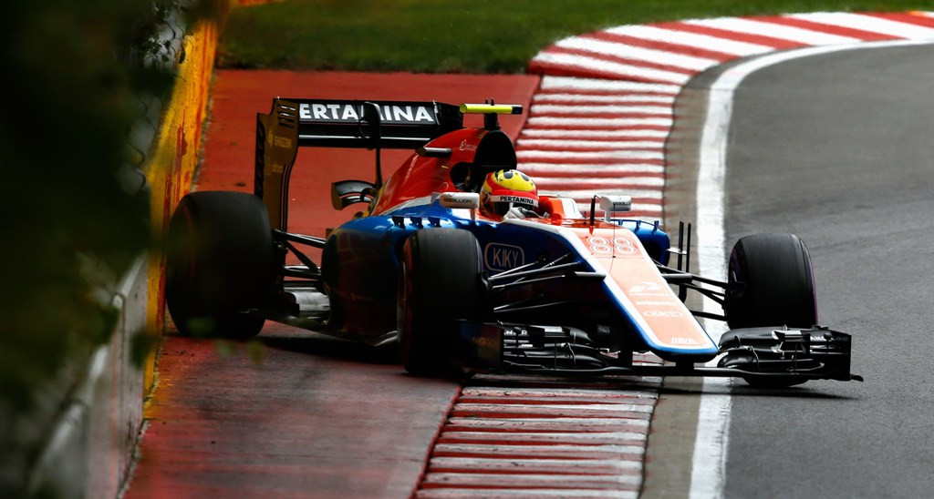 Pembalap F1 asal Indonesia, Rio Haryanto ketika melakoni sesi kualifikasi di GP Kanada.  (Charles Coates/Getty Images/AFP)