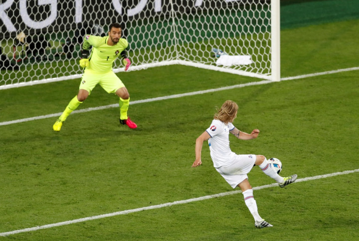 Ilustrasi Gol: Islandia Buyarkan Kemenangan Portugal