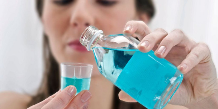 Efektifkah Mouthwash Atasi Gigi Sensitif?
