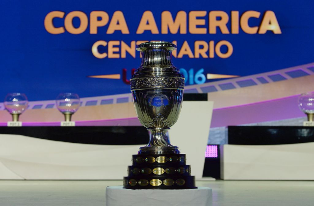 Foto: Trofi Copa America 2016 (Foto:  AFP / Mladen ANTONOV)