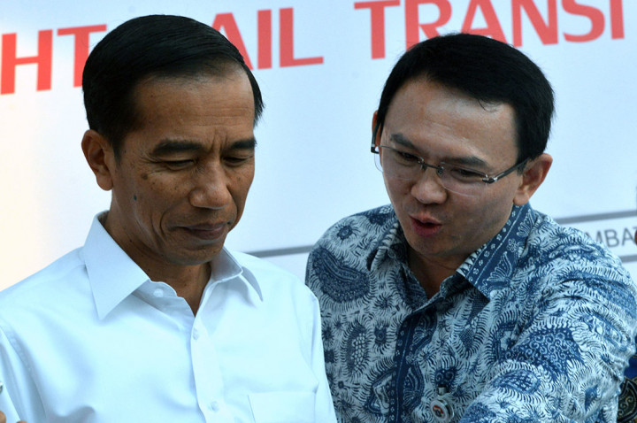 Ahok Pertanyakan Kedekatan Presiden dan Adian Napitulu
