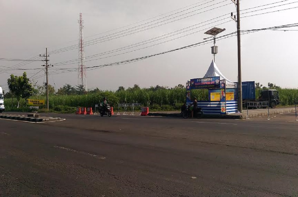 Pengendara melintasi ringroad Mojoagung, Jombang, MTVN - Nurul Hidayat